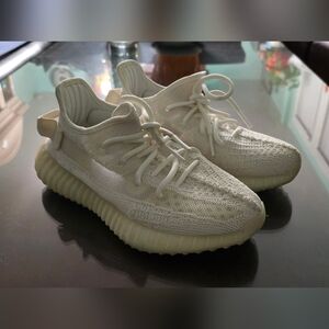 Yeezy Boost 350 V2